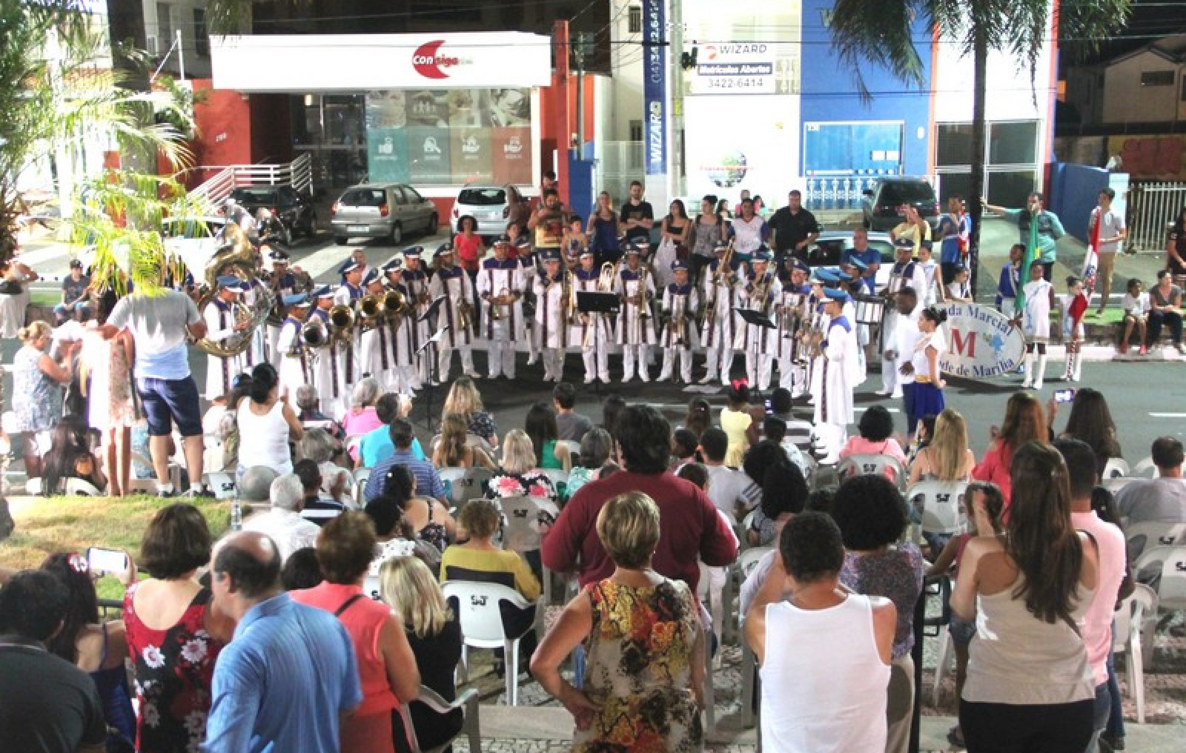 Com show e sorteio de prêmios, Prefeitura e Acim encerram a campanha Natal Iluminado