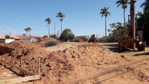 Terreno onde será construída a USF Palmital passa por limpeza e já está preparado para receber fundação