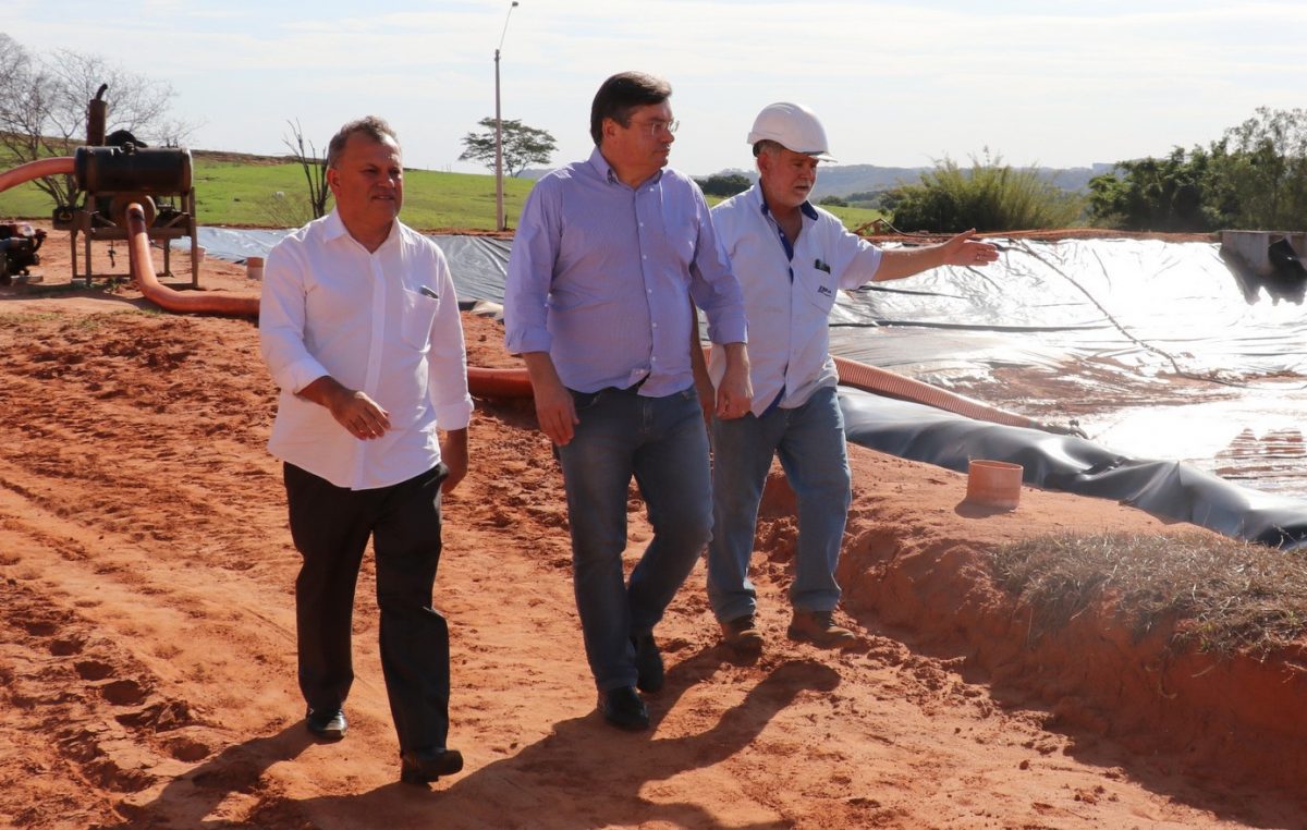 Obra do afastamento e tratamento do esgoto avança e está praticamente 50% concluÃda